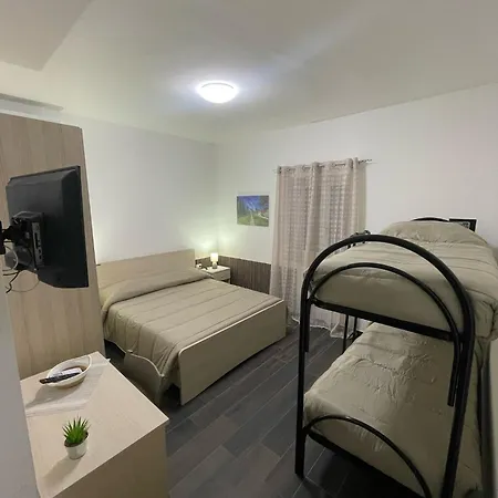 בית הארחה Affitta Sisca&oriolo מרינה די סקבוניאה